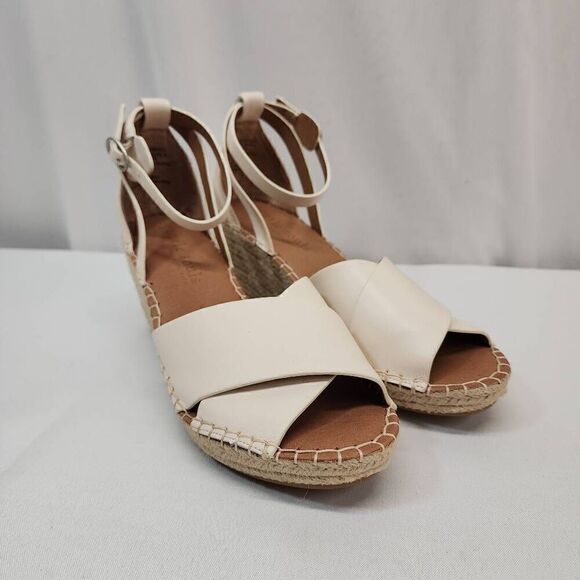 Gentle Souls Size 10 Charli X Wedge Sandal Off White CC - Picture 1 of 10